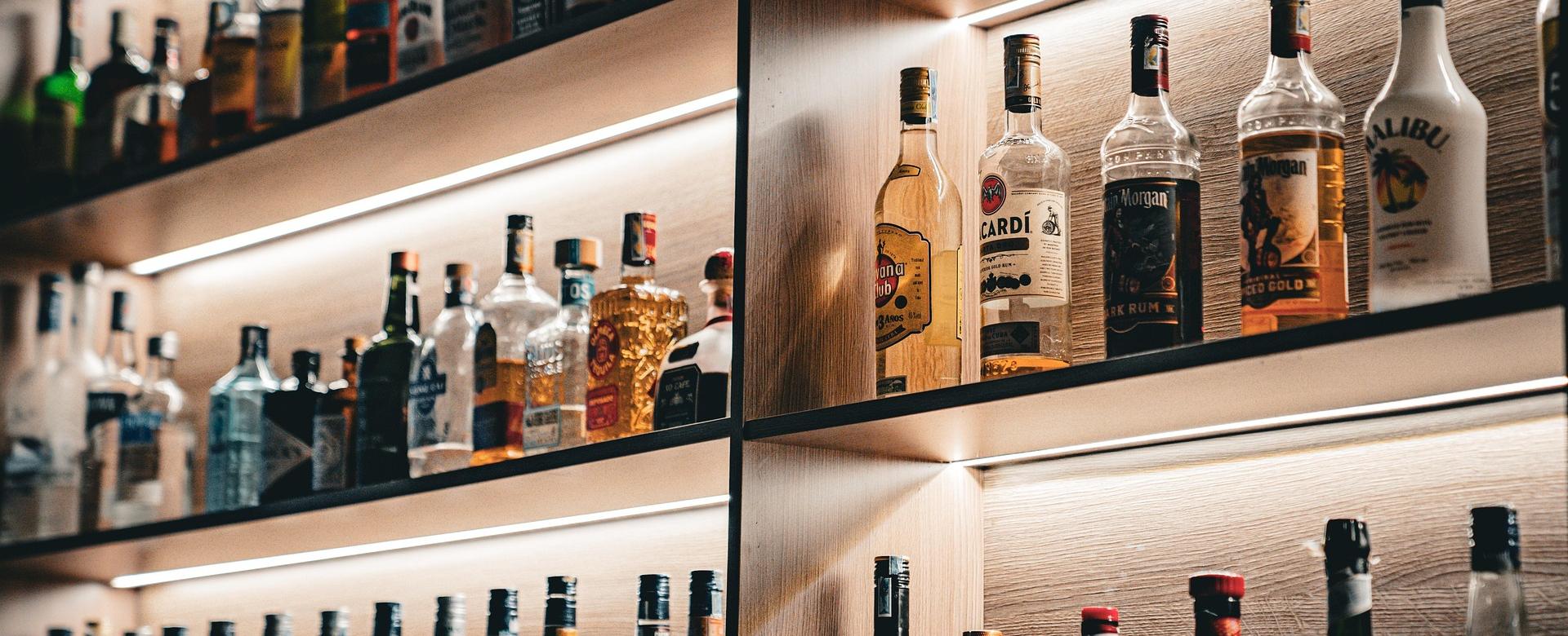 Weinladen -Weinladen wine 8346641 1920